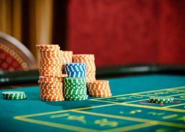 Live roulette table with professional dealer